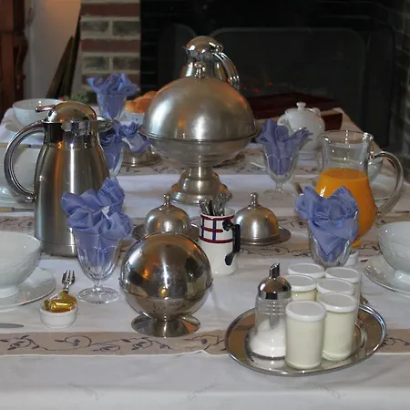 Le Presbytere Bed & Breakfast Chaise-Dieu-du-Theil